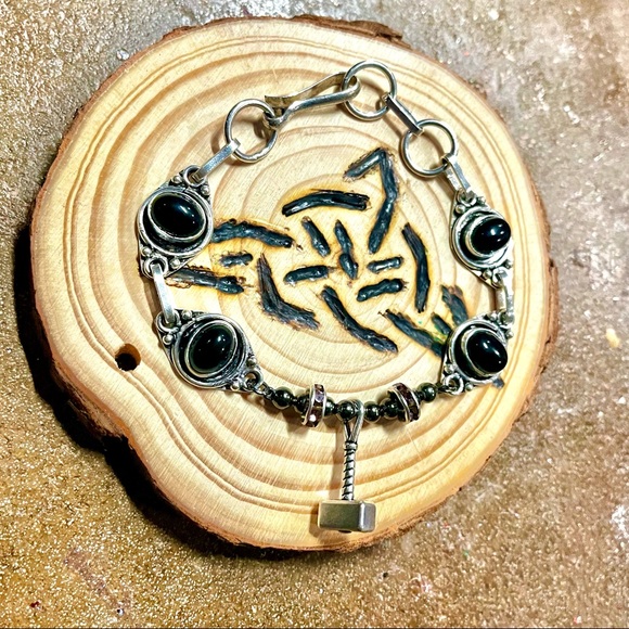 Thor’s Hammer Mjolnir Black Onyx Bracelet - Picture 7 of 9